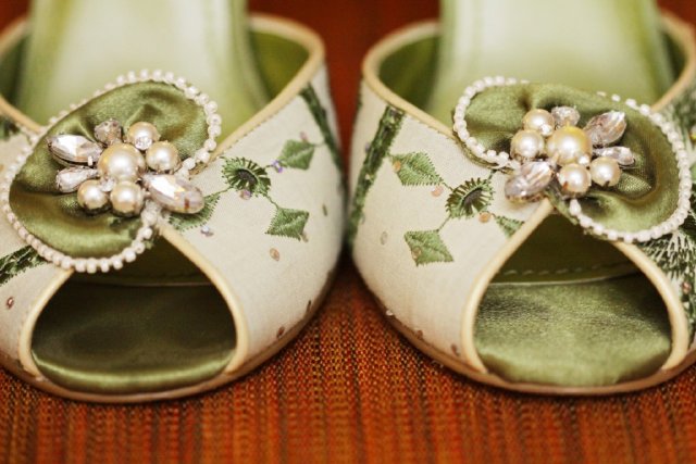 nashville wedding, green and ivory shoes, steve madden, bride